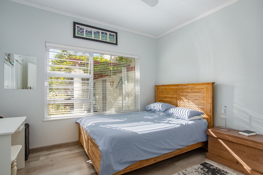 5 Bedroom Property for Sale in Uitsig Western Cape